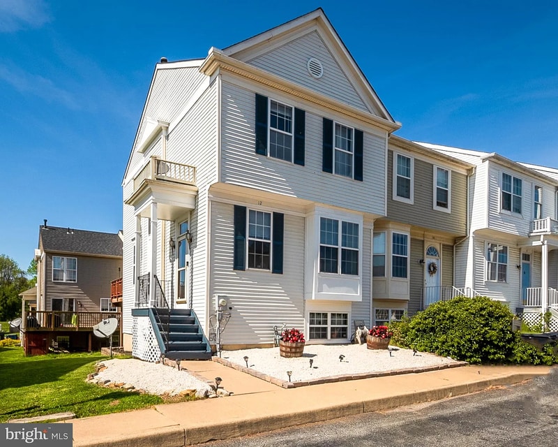 12 Creek Ln, Newark, DE 19702 House Rental in Newark, DE