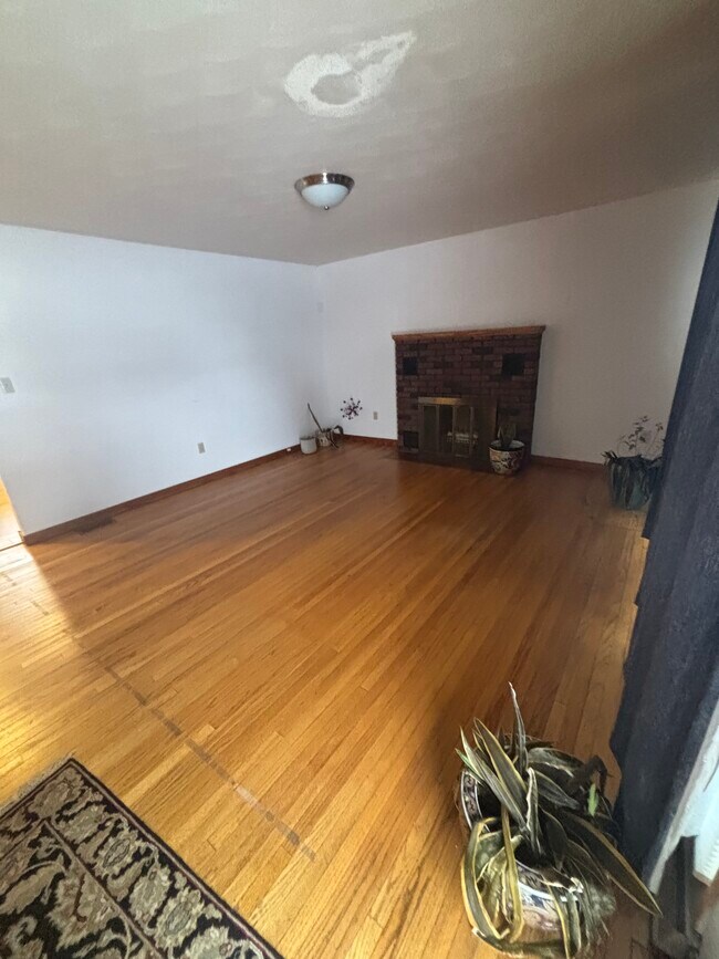 Foto del edificio - 1473 Linn St