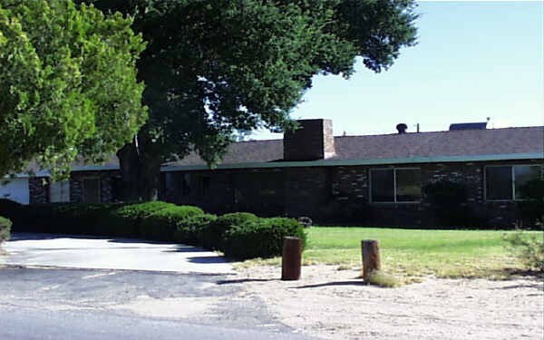 Foto del edificio - 21398 Pine Ridge Ave