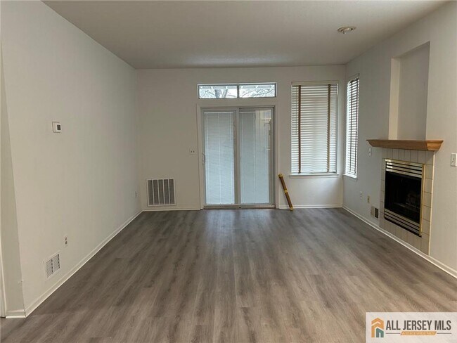 Foto del edificio - 65 Wentworth Rd