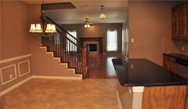 Foto del edificio - 9424 Snowberry Dr