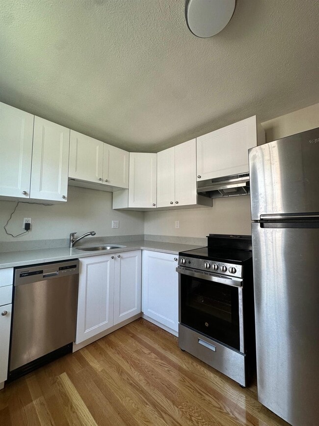 Foto del edificio - 184 Broadway St