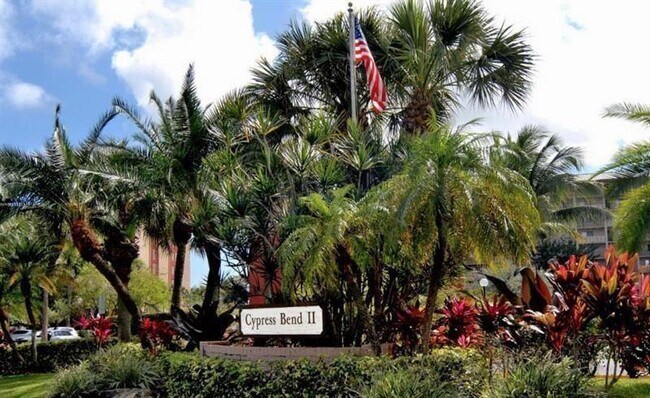 Foto del edificio - 2214 S Cypress Bend Dr