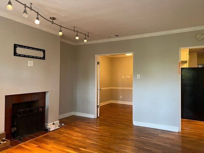 Foto del edificio - 1814 Kavanaugh Blvd