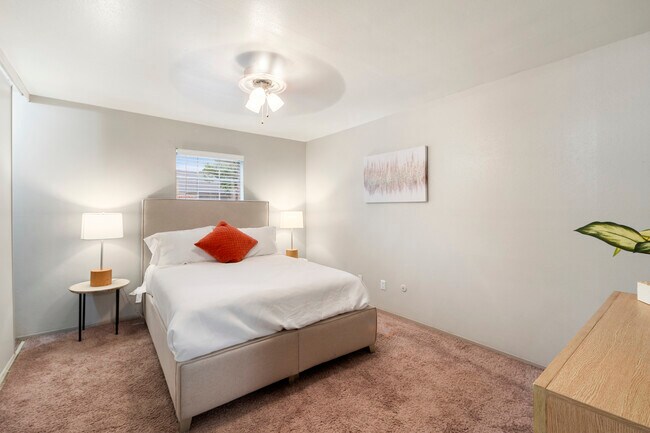 Foto del edificio - University Place Apartments