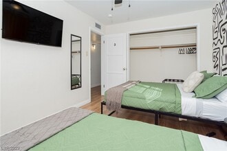 Building Photo - 2205 Santa Paula Dr