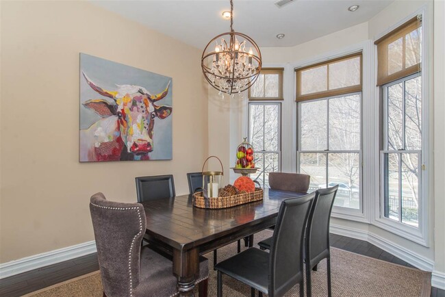 Building Photo - 8 Regency Pl
