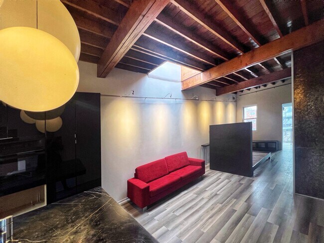 Building Photo - 1012 Irving St NW