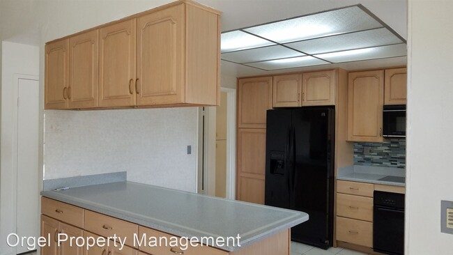 Building Photo - 3 br, 2 bath House - 10079 Canyonside Court