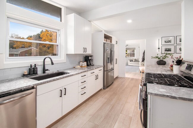 Foto del edificio - 1155 Carpenter Ave NW