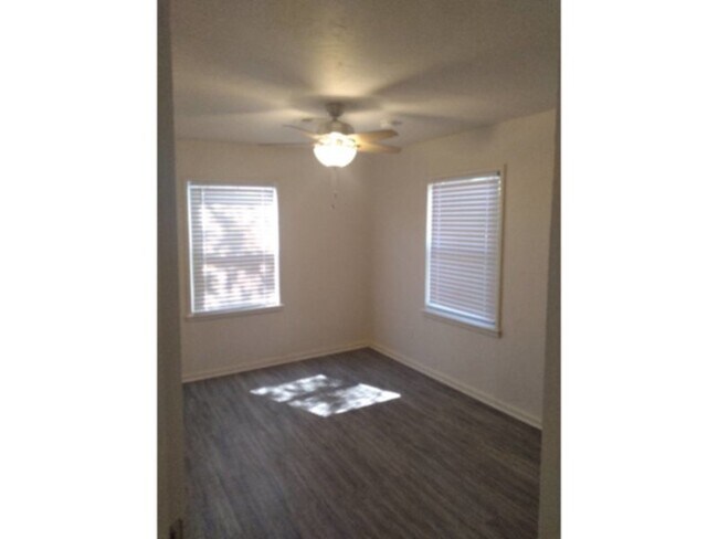 Foto del edificio - 923 SW 29th St