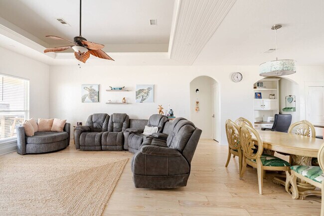 Foto del edificio - 986 Dolly St