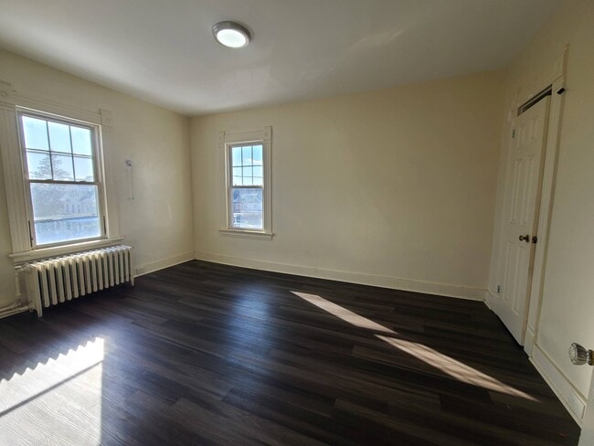 Building Photo - 236 Hillside Ave