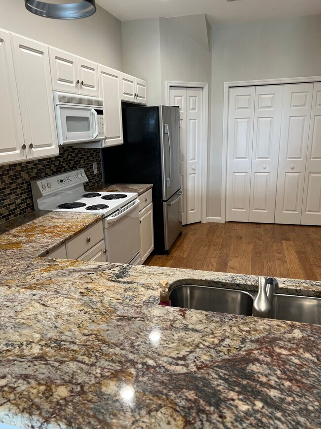 407 Enclave Pl Unit 407, Lakeland, FL 33803 Condo for Rent in