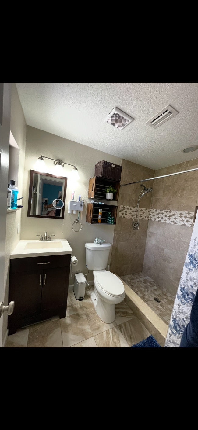Building Photo - 1545 Foxridge Run SW
