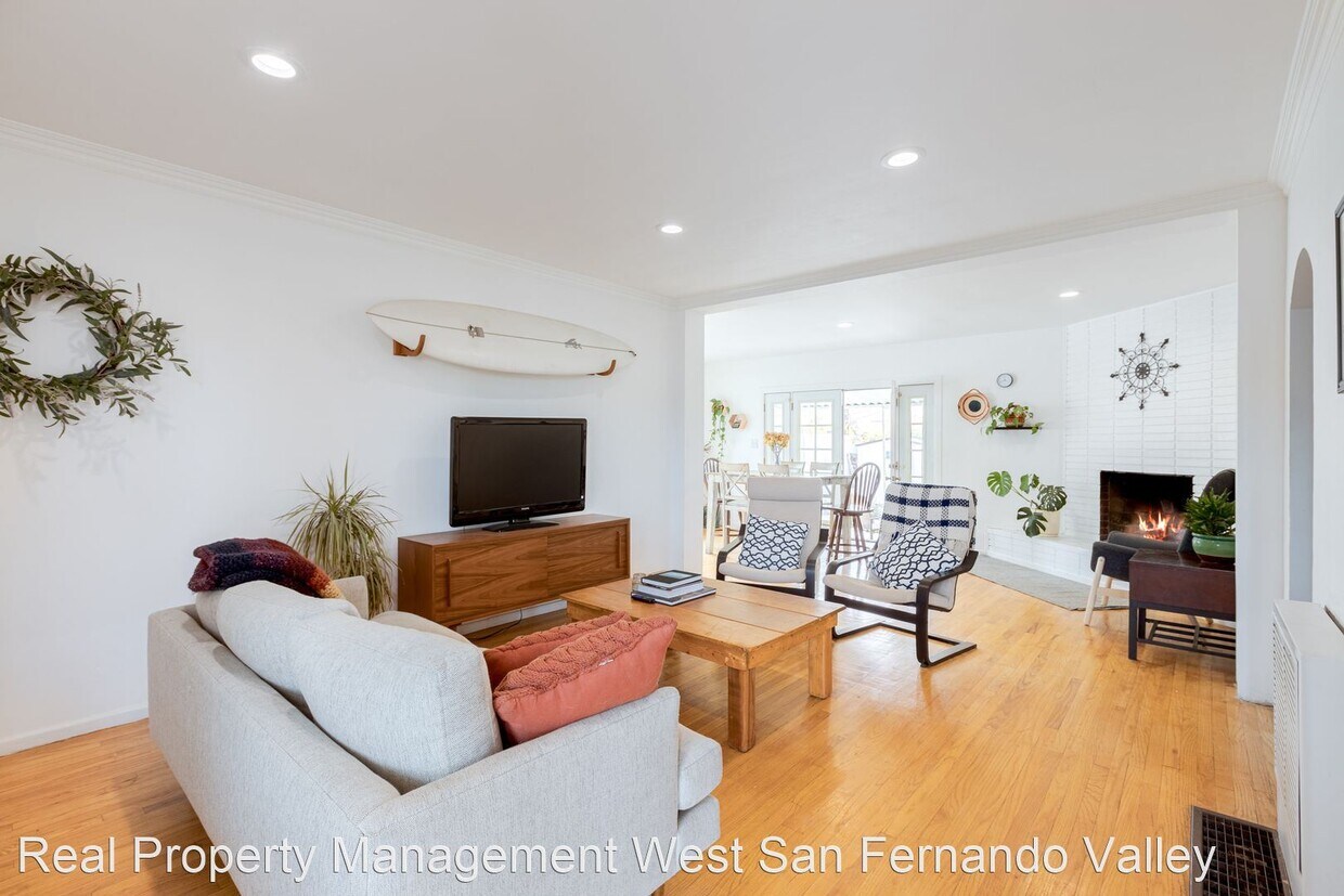 2 br, 1 bath House 8485 Rincon ave House for Rent in Los Angeles