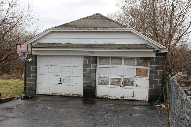 Building Photo - 40 Beverly Ave