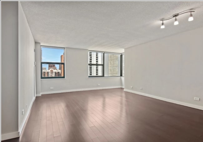 Foto del edificio - 79 W Huron St