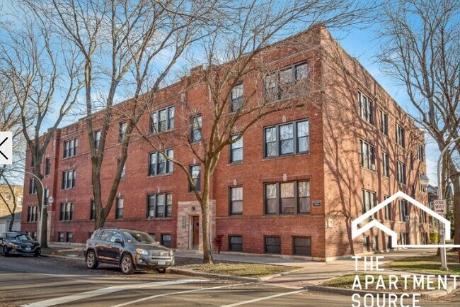 Building Photo - 4951 N Oakley Ave
