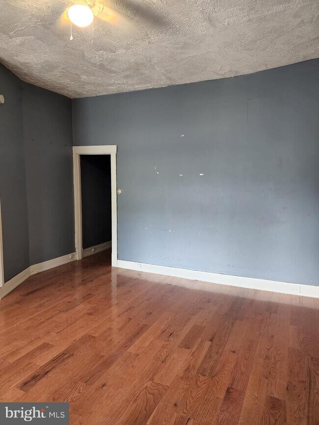 Building Photo - 5122 Parkside Ave