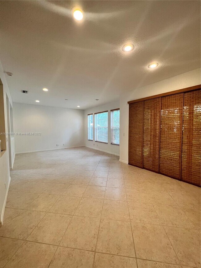 Foto del edificio - 5737 NW 119th Dr