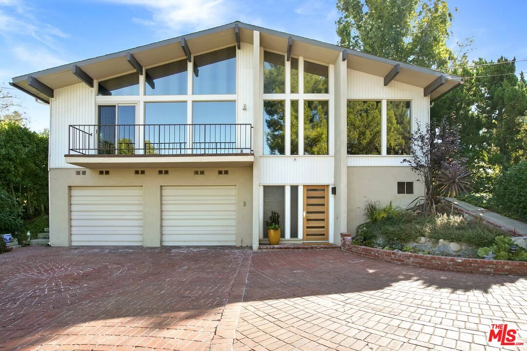 Foto principal - 4628 Nob Hill Dr