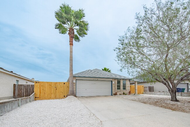 Foto del edificio - 15234 Barataria Dr