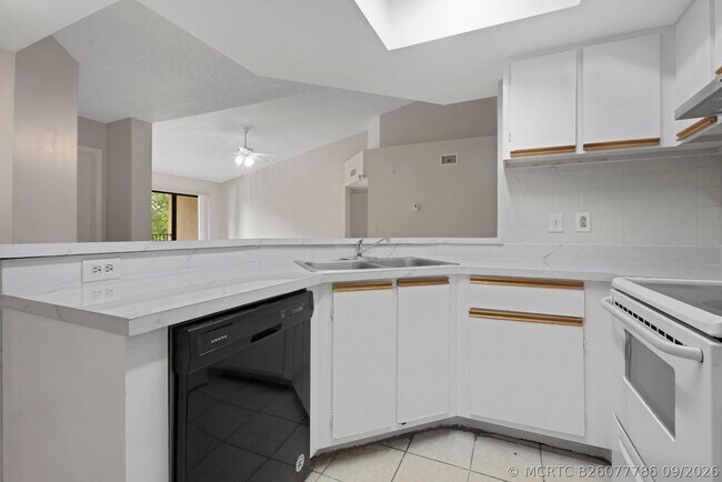 Foto del edificio - 9166 W Atlantic Blvd