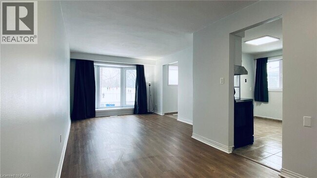 Photo du bâtiment - 88 Longford Dr