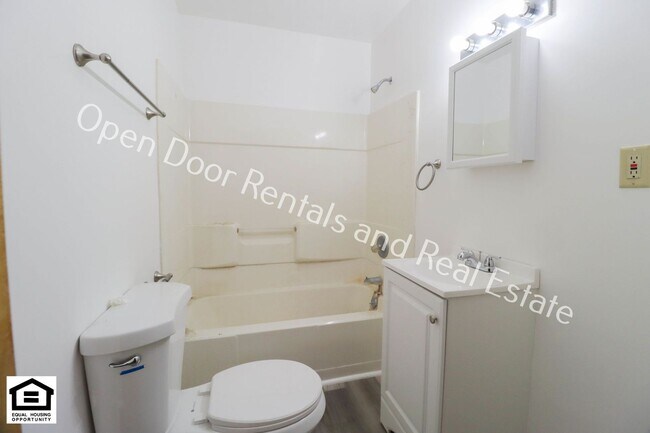 Foto del edificio - 255 S Wayne St