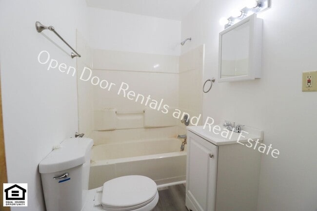 Building Photo - 255 S Wayne St