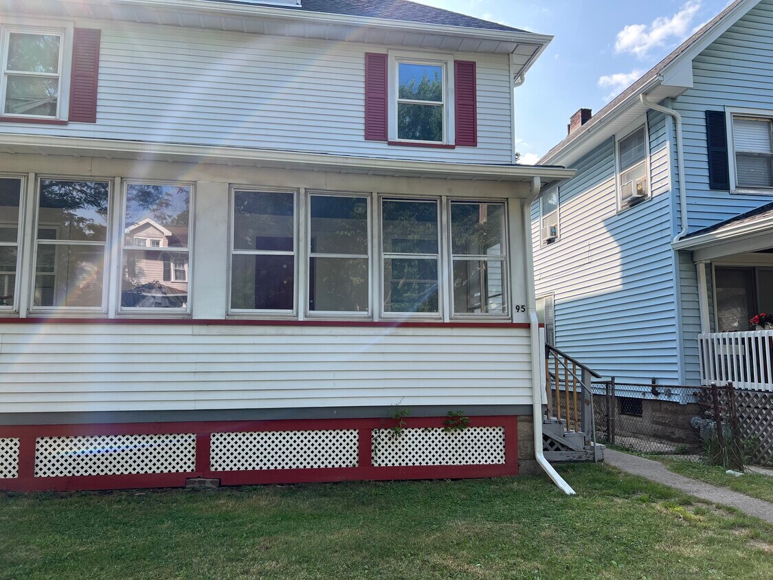 Primary Photo - 95 Morton St