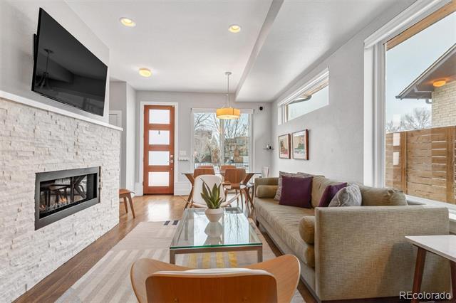 Foto del edificio - 556 Madison St