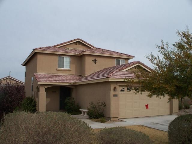 Primary Photo - Great 4 Bedroom plus loft in Golf Community