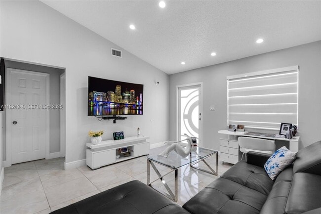 Building Photo - 2140 W 53rd St