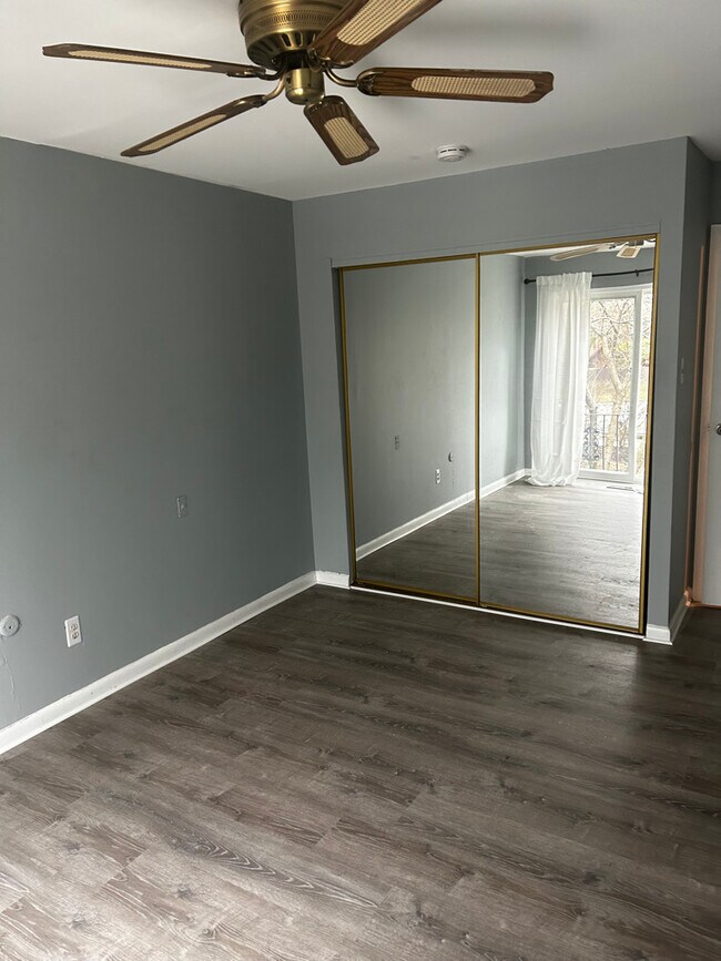 BR1.1 - 9001 Ridge Ave