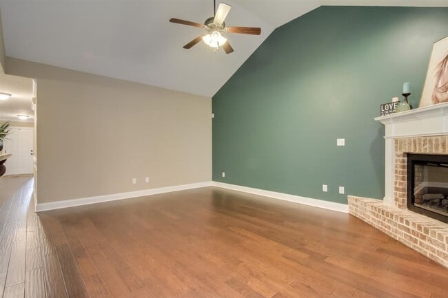 Building Photo - 219 Sandleton Way