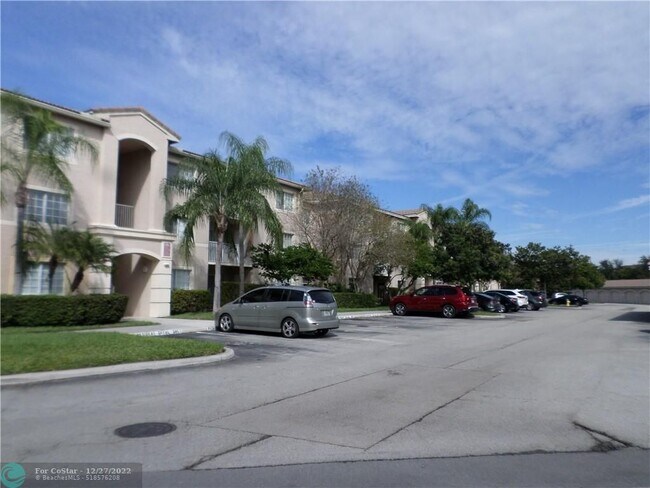 Foto del edificio - 5065 Wiles Rd