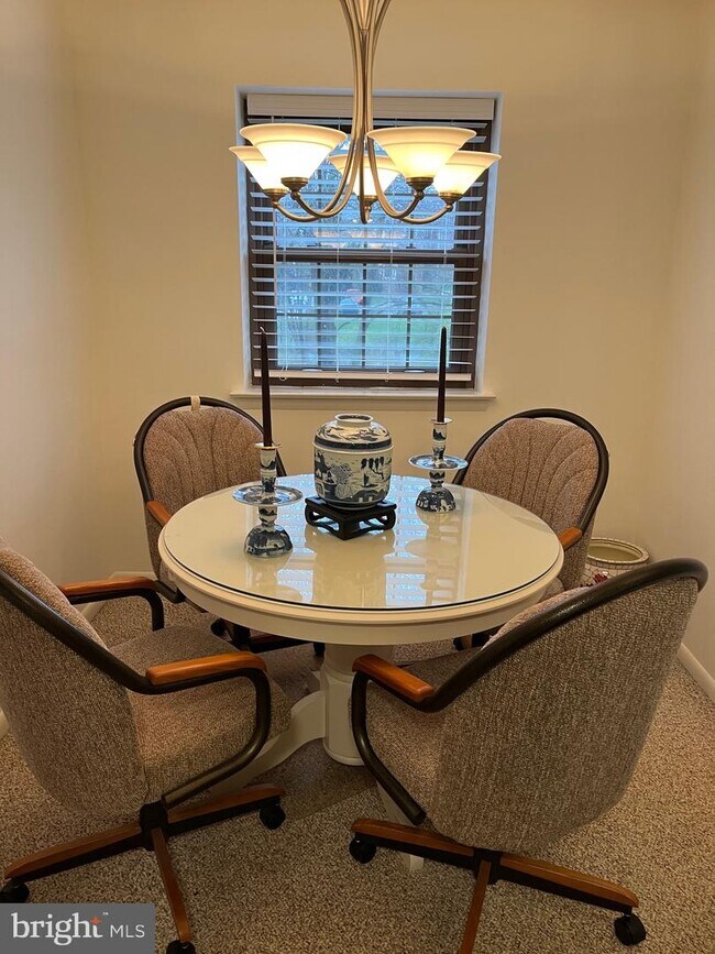 Foto del edificio - 2308 Pond View Dr