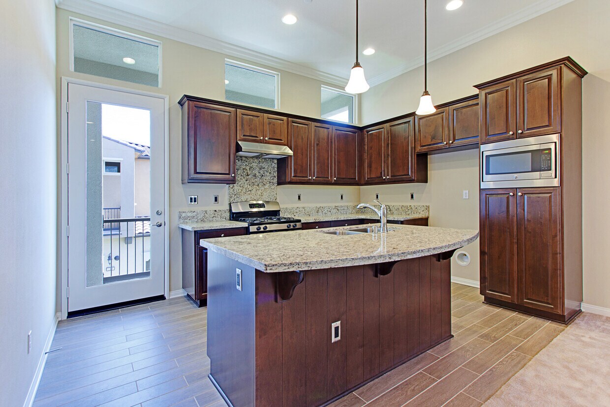 11321 Paseo La Cumbre, Porter Ranch, CA 91326 Townhome Rentals in