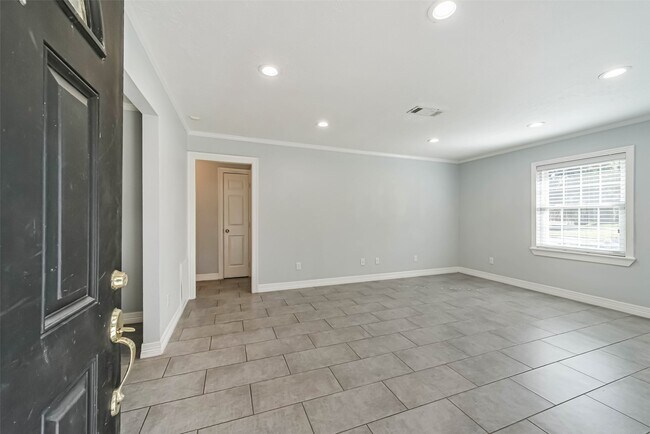 Foto del edificio - 4702 Maple St