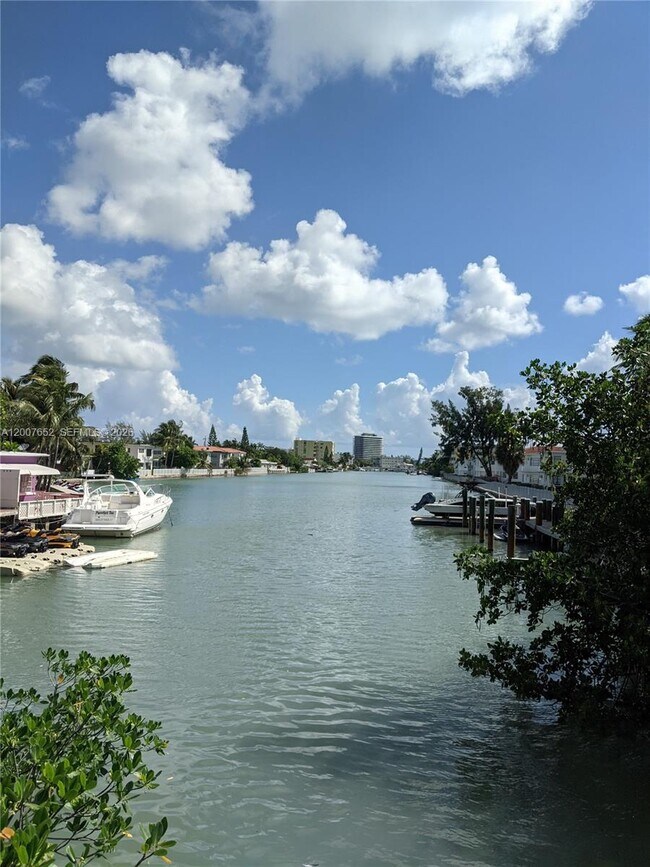 Building Photo - 7741 Hawthorne Ave