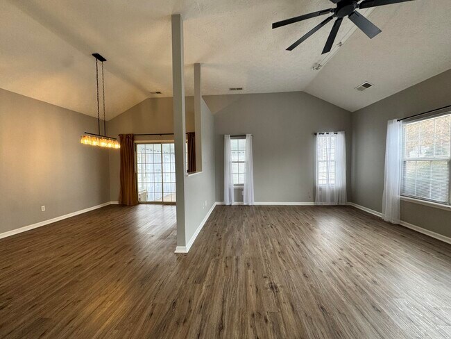 Foto del edificio - 4228 Hampton Ridge