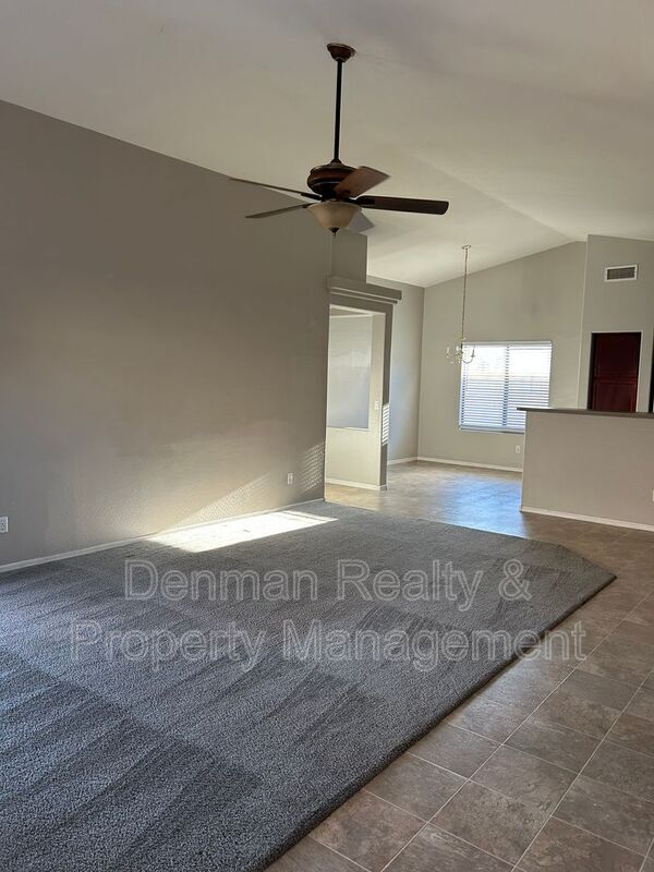 Foto del edificio - 1872 St David Ct