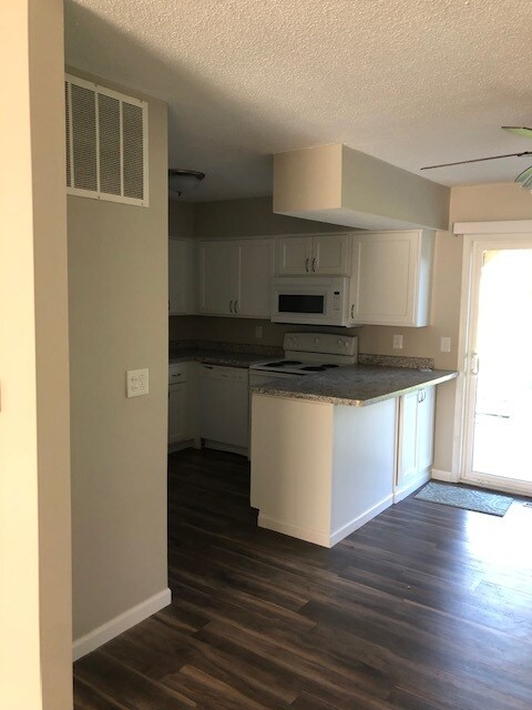 Building Photo - 3370 Winston Dr