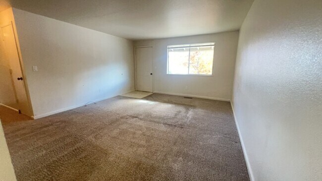 Building Photo - Charming 3/1.5 Home in Indian Hills