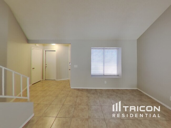 Foto del edificio - 949 Clipper Dr