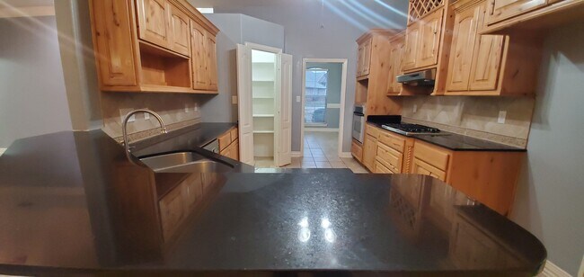 Building Photo - 3016 Yasmeen Cir