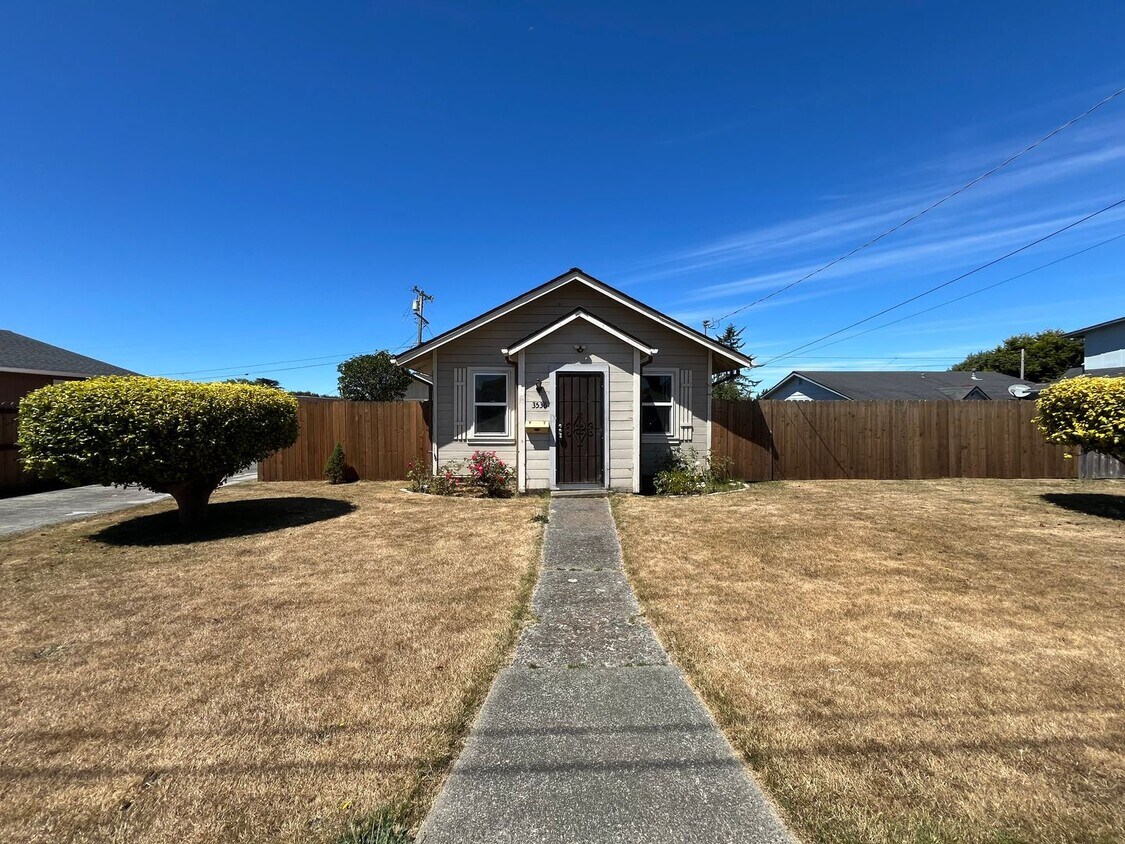Primary Photo - 3/1 Cozy Home with Garage and New Updates!