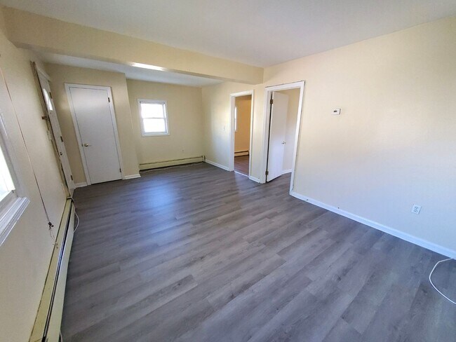 Foto del edificio - 615 Ridgewood Ave